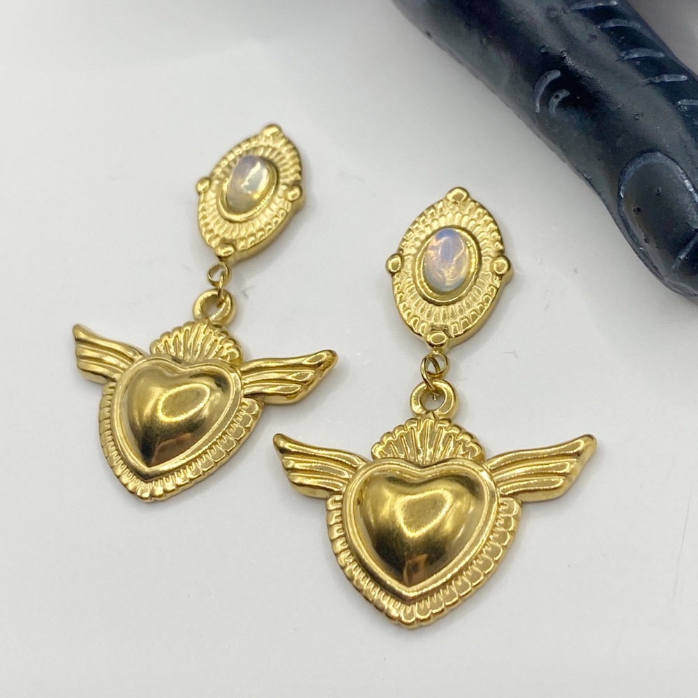 NEW Gold Winged Heart Drop Dangle Earrings - Picture 8 of 8